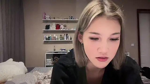 Snapshot of lilXdomiii chatting on 03/07/26, 06:27 lilXdomiii online show from 03/07/26, 06:27