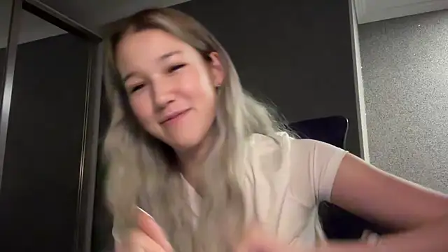 Snapshot of lilXdomiii chatting on 03/14/26, 08:14 lilXdomiii online show from 03/14/26, 08:14