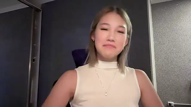 Snapshot of lilXdomiii chatting on 03/16/26, 01:15 lilXdomiii online show from 03/16/26, 01:15