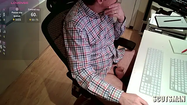 Snapshot of Scotsmanx chatting on 04/02/26, 01:31 Scotsmanx online show from 04/02/26, 01:31