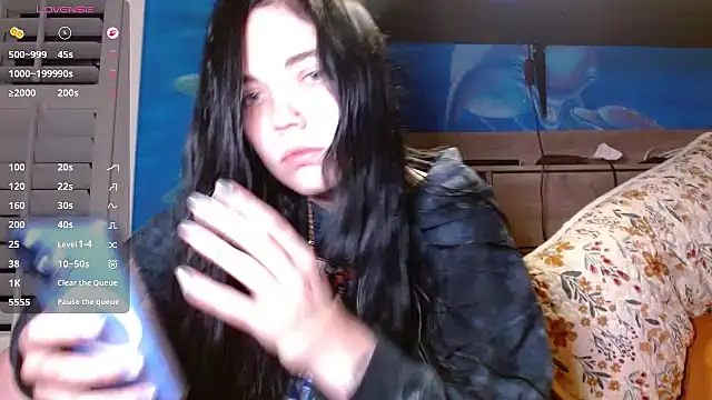 Snapshot of ahungkittykat chatting on 04/29/26, 12:27 ahungkittykat online show from 04/29/26, 12:27