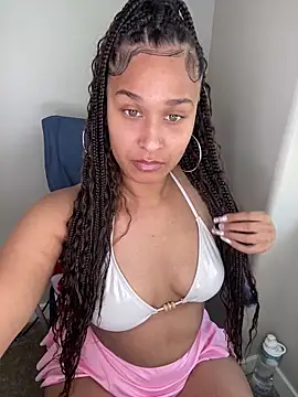 Snapshot of Jamalyce chatting on 02/28/26, 06:20 Jamalyce online show from 02/28/26, 06:20