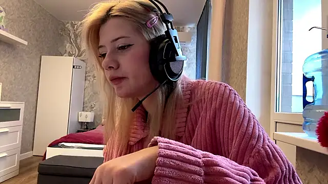 LadyFoxLove online show from 02/08/26, 10:07