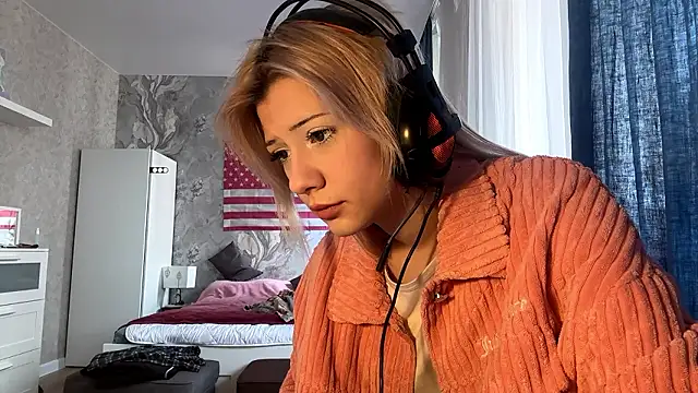 LadyFoxLove online show from 02/21/26, 10:05