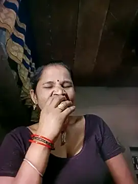Snapshot of Pooja_sahu chatting on 05/29/26, 05:05 Pooja sahu online show from 05/29/26, 05:05
