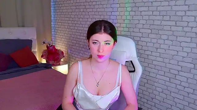 LunarDreamm online show from 02/03/26, 12:43