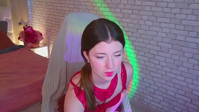 LunarDreamm online show from 02/05/26, 01:27