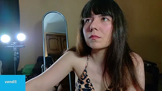 Snapshot of VandiFive chatting on 03/18/26, 09:18 VandiFive online show from 03/18/26, 09:18