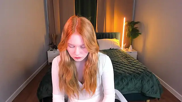 Julia Anis online show from 02/13/26, 01:01