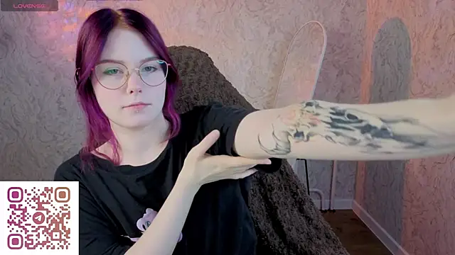 Snapshot of Julia_Anis chatting on 04/22/26, 01:08 Julia Anis online show from 04/22/26, 01:08