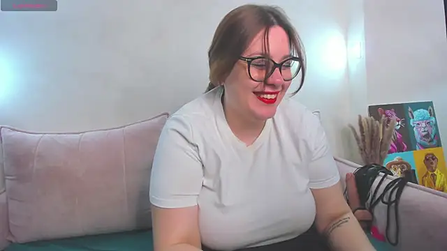 Snapshot of Valery_Grand chatting on 03/05/26, 09:05 Valery Grand online show from 03/05/26, 09:05