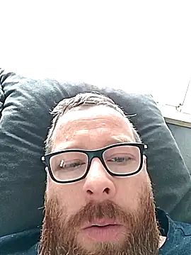 Snapshot of Schaschi_90 chatting on 04/22/26, 08:28 Schaschi 90 online show from 04/22/26, 08:28