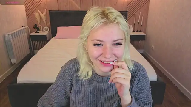 Snapshot of Kate_Krose chatting on 04/12/26, 01:10 Kate Krose online show from 04/12/26, 01:10