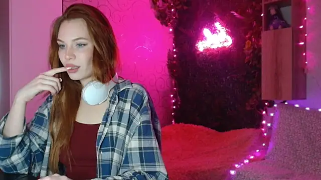 Snapshot of kelly_love_222 chatting on 04/25/26, 11:35 kelly love 222 online show from 04/25/26, 11:35