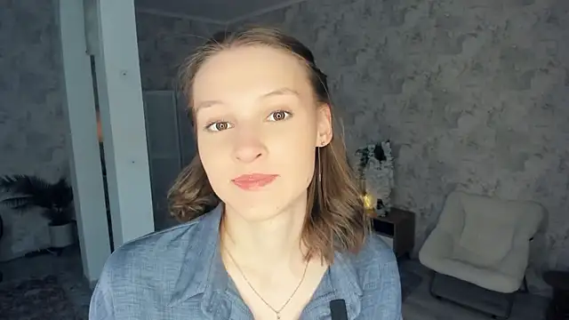 Snapshot of LianneBynon chatting on 02/08/26, 08:29 LianneBynon online show from 02/08/26, 08:29