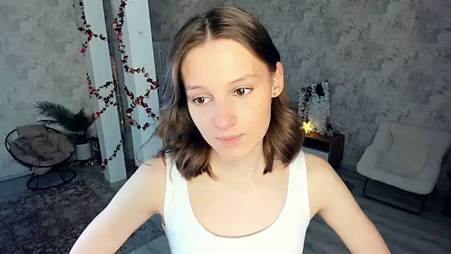 Snapshot of LianneBynon chatting on 02/17/26, 08:33 LianneBynon online show from 02/17/26, 08:33