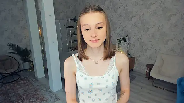 Snapshot of LianneBynon chatting on 02/28/26, 08:26 LianneBynon online show from 02/28/26, 08:26