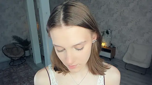 LianneBynon online show from 03/09/26, 08:40