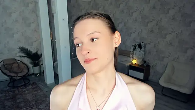 LianneBynon online show from 03/11/26, 08:42