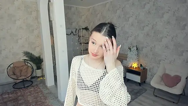 Snapshot of LianneBynon chatting on 04/25/26, 09:01 LianneBynon online show from 04/25/26, 09:01