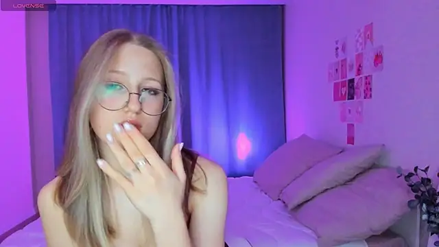 Vega Taylor online show from 02/26/26, 03:38