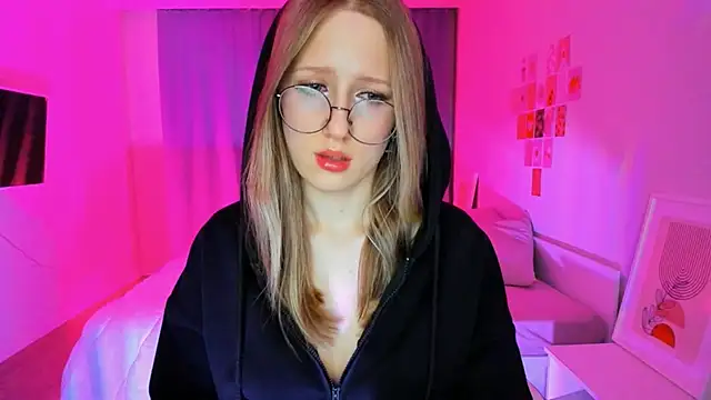 Vega Taylor online show from 03/03/26, 03:45