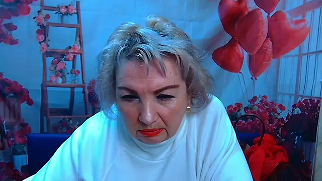 Snapshot of RenataDaster chatting on 04/21/26, 05:14 RenataDaster online show from 04/21/26, 05:14