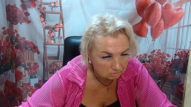 Snapshot of RenataDaster chatting on 07/05/26, 04:47 RenataDaster online show from 07/05/26, 04:47
