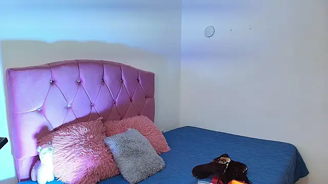 Kalyra 17 online show from 03/12/26, 11:49