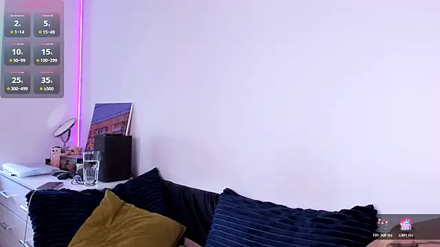 Snapshot of miabellee_ chatting on 04/16/26, 09:43 miabellee online show from 04/16/26, 09:43