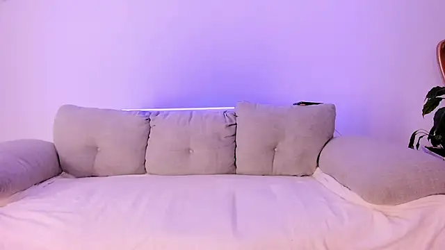 MiaSantana  online show from 05/25/26, 10:49