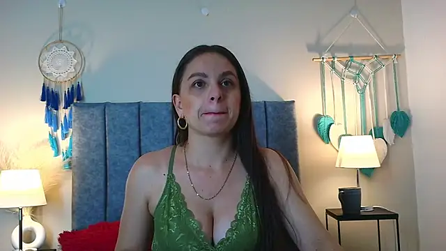 NatalyGuzman26 online show from 02/03/26, 11:15
