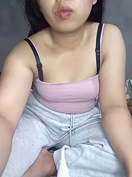 Snapshot of Slutty_18 chatting on 03/17/26, 01:03 Slutty 18 online show from 03/17/26, 01:03