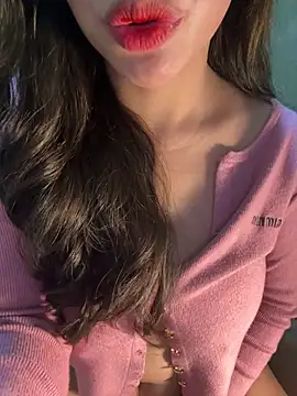 Snapshot of QuynhAnh_2k1 chatting on 02/06/26, 07:02 QuynhAnh 2k1 online show from 02/06/26, 07:02