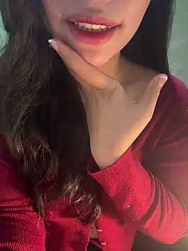 Snapshot of QuynhAnh_2k1 chatting on 02/08/26, 02:15 QuynhAnh 2k1 online show from 02/08/26, 02:15