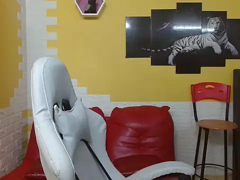 Snapshot of chacorta_ chatting on 04/21/26, 12:55 chacorta online show from 04/21/26, 12:55