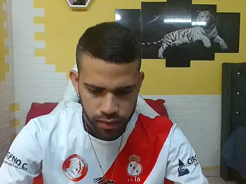 Snapshot of chacorta_ chatting on 04/30/26, 01:17 chacorta online show from 04/30/26, 01:17