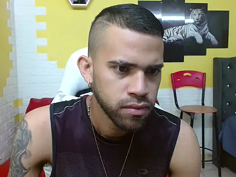 Snapshot of chacorta_ chatting on 05/19/26, 01:06 chacorta online show from 05/19/26, 01:06