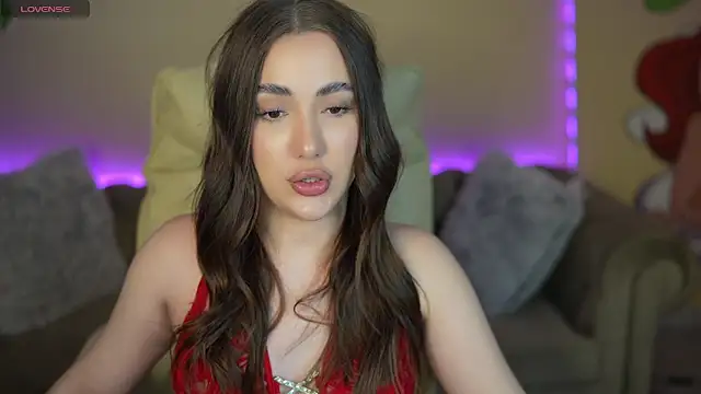 Snapshot of OliviaMoore_ chatting on 06/19/26, 12:53 OliviaMoore online show from 06/19/26, 12:53
