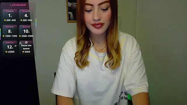 Snapshot of PaulaSantanaOf chatting on 04/11/26, 01:21 PaulaSantanaOf online show from 04/11/26, 01:21