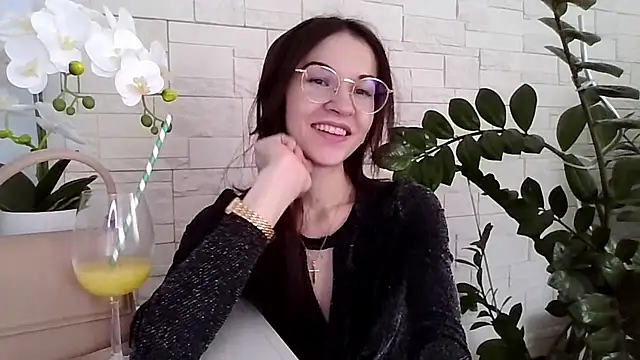 Snapshot of JuliaLovely chatting on 02/19/26, 02:46 JuliaLovely online show from 02/19/26, 02:46
