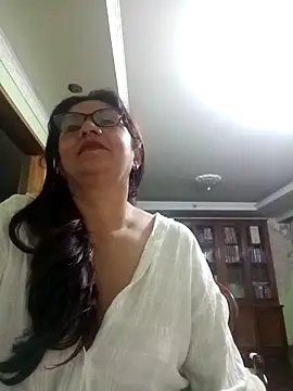 Snapshot of pamela_sexy23 chatting on 03/10/26, 04:06 pamela sexy23 online show from 03/10/26, 04:06