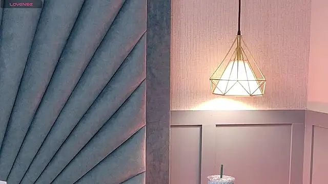 Annia-Greco online show from 02/04/26, 03:07