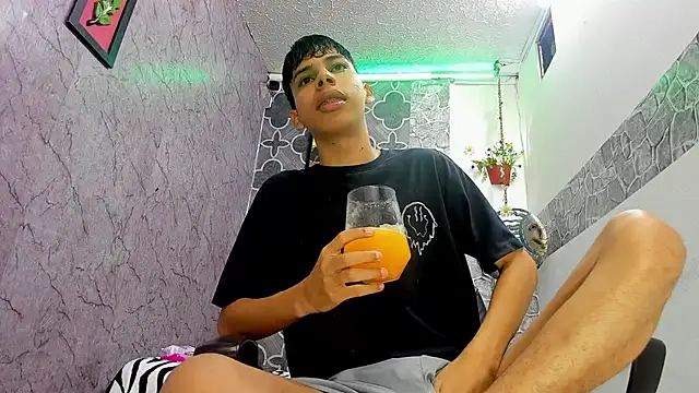 Snapshot of sexyboys_cutexx18 chatting on 02/09/26, 10:14 sexyboys cutexx18 online show from 02/09/26, 10:14