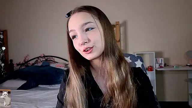 HoneyComfy online show from 04/19/26, 02:16