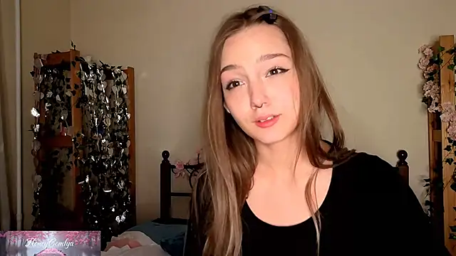 HoneyComfy online show from 05/11/26, 04:04