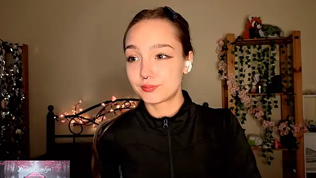 HoneyComfy online show from 05/15/26, 01:18