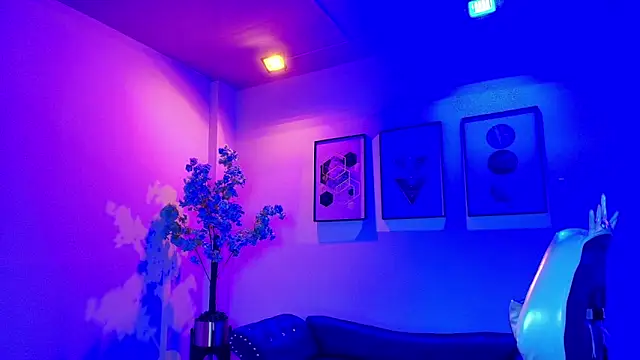 Maddie T18 online show from 03/09/26, 01:15