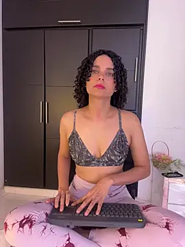 Nala OMG online show from 02/07/26, 07:39