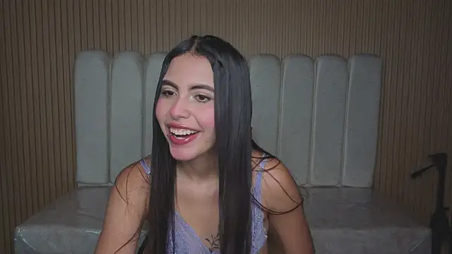 Snapshot of Perla_lovely_ chatting on 02/12/26, 12:33 Perla lovely online show from 02/12/26, 12:33